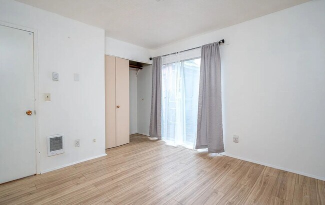 Building Photo - Remodeled 3 Bedroom, 1 Bath Home with Fenced Yard