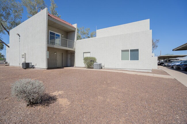 Primary Photo - 2826 E Monte Cristo Ave