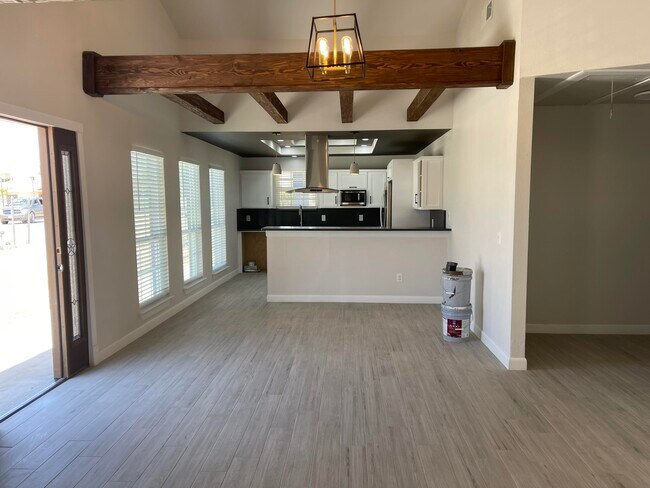 Building Photo - 330 Plantation Dr