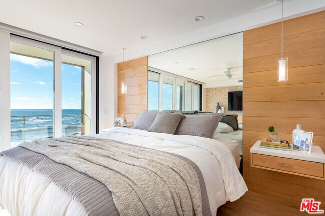 Building Photo - 11950 S Beach Club Way