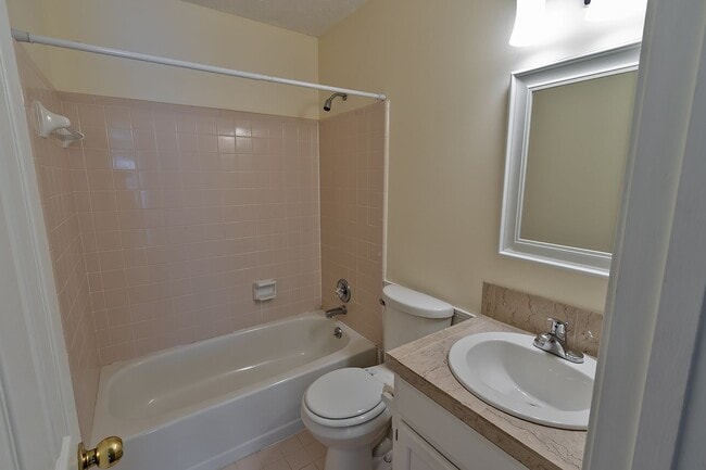 Building Photo - New Price!