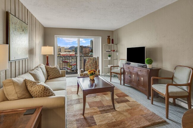 Building Photo - Perfect Downtown Furnished 1 BR Apartment