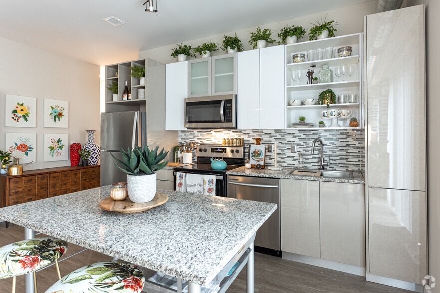 Primary Photo - 1989 Main