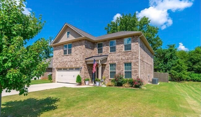 Building Photo - 114 Summer Pointe Ln NW