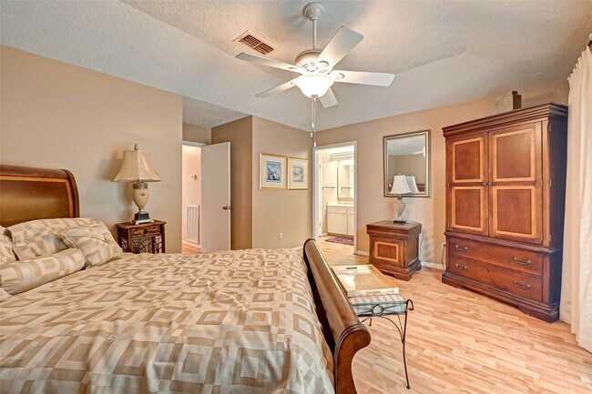 Building Photo - 3631 Glenpine Dr