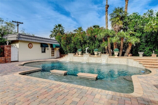 Building Photo - 7001 Alamitos Cir