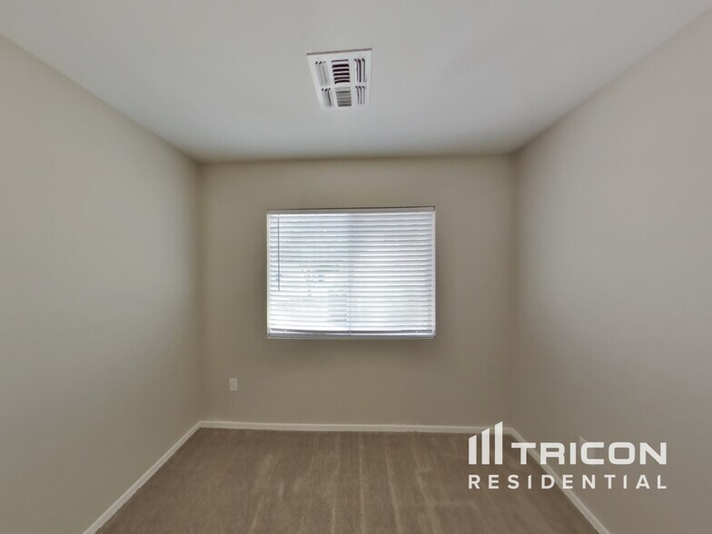 Building Photo - 11512 E Covina