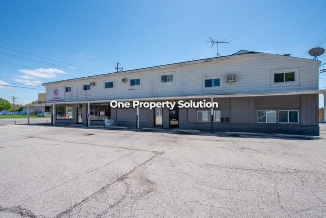 Building Photo - 5284 Broadway