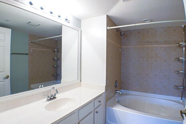 Building Photo - 4135 Residence Drive