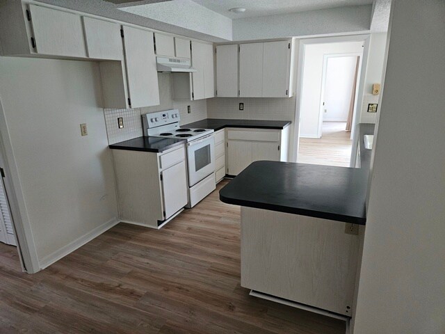 Building Photo - 8040 Canterbury Cir