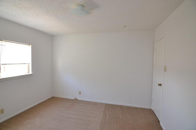 Building Photo - 11406 Colusa Dr