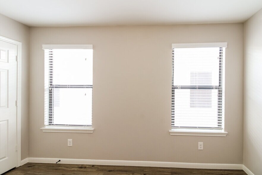 Building Photo - 6623 Sharpstone Creek Ln