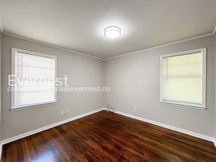 Building Photo - 3238 Kenland Dr