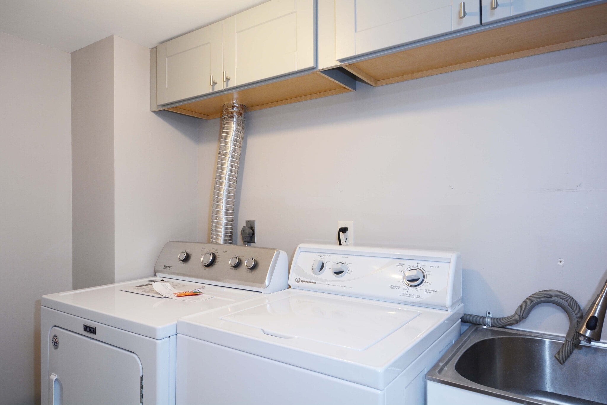 Laundry Room - 5536 Village Dr