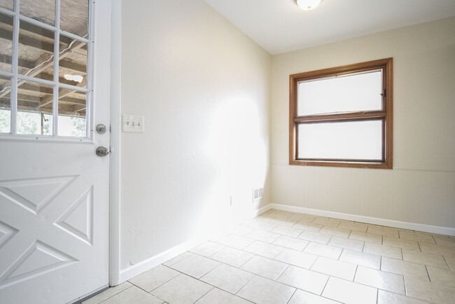 Building Photo - 1421 Pennelwood Dr