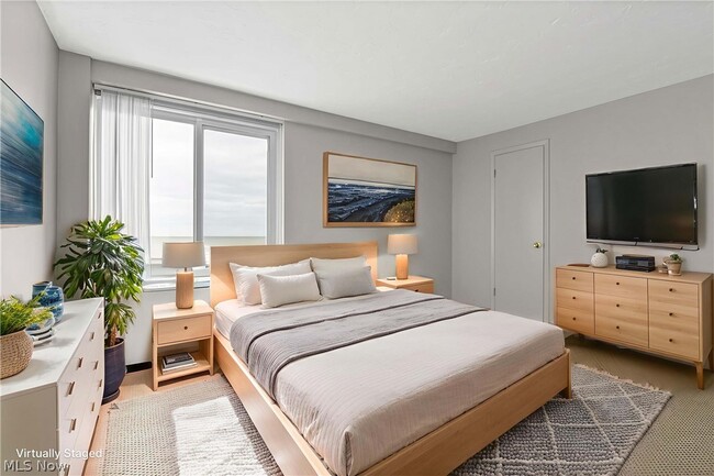 Building Photo - 12900 Lake Ave