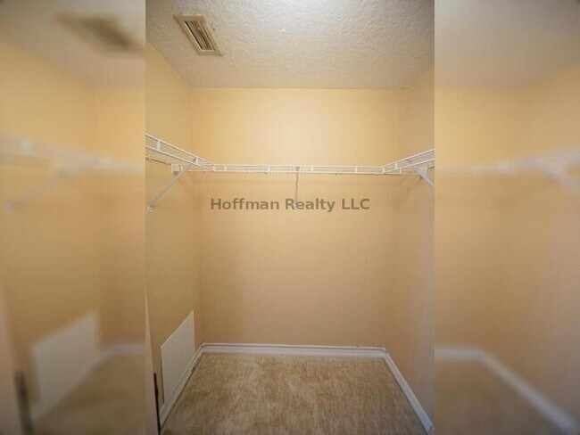 Building Photo - 3/2 Condo in Villages of Bloomingdale