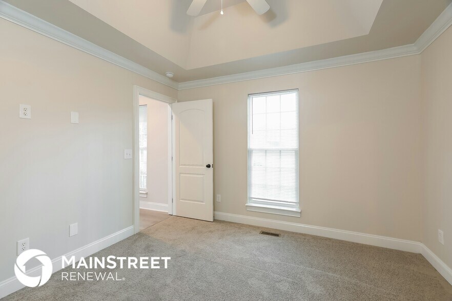 Building Photo - 351 Hidden Meadows Dr