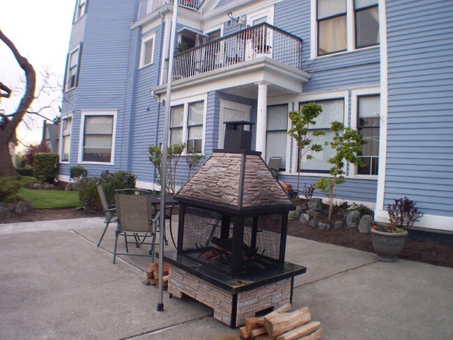 Building Photo - 2129 Rucker Ave