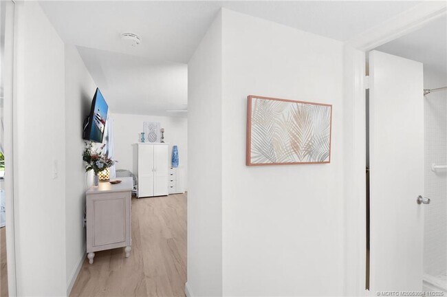 Building Photo - 5111 SE Miles Grant Rd