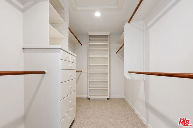 Building Photo - 360 Alma Real Dr