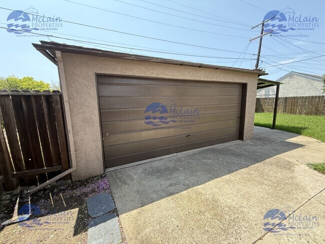 Building Photo - 4236 Corinth St