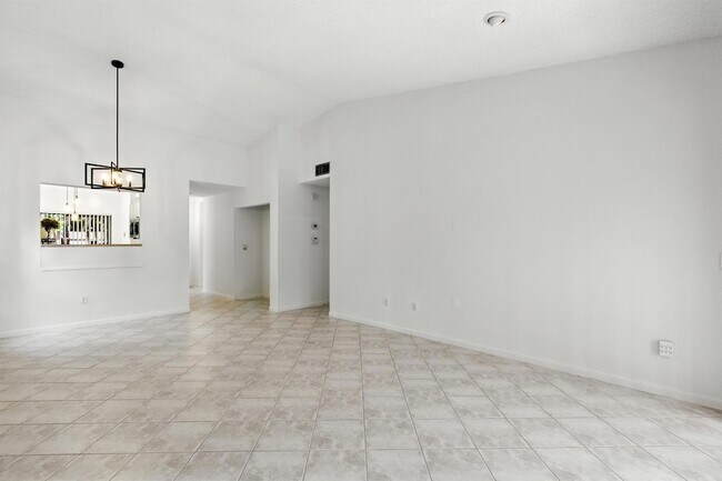 Building Photo - 3646 English Rd