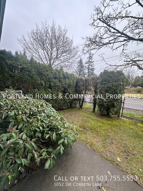 Building Photo - 3052 SW Corbeth Ln