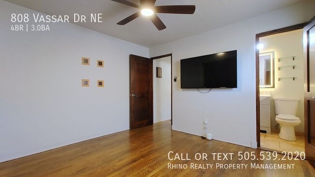 Building Photo - 808 Vassar Dr NE