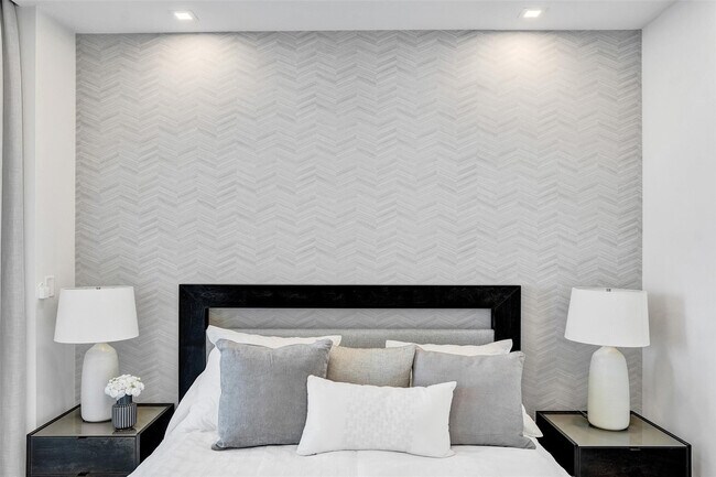 Building Photo - 701 N Fort Lauderdale Beach Blvd