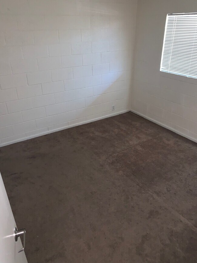 Building Photo - Affordable 1 Bedroom Condo In Central Las ...