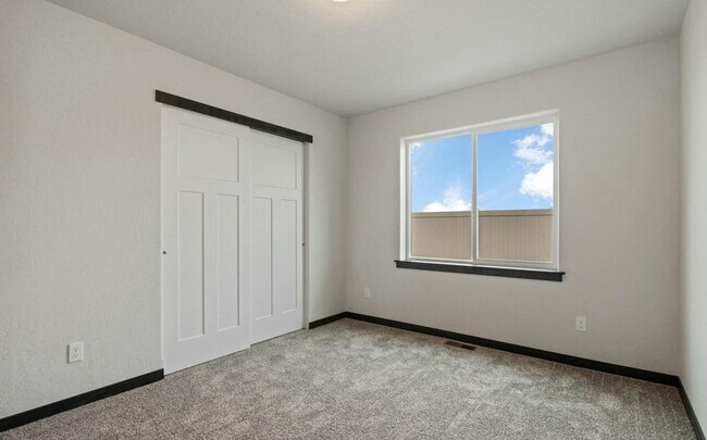 Building Photo - New Construction !