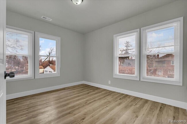 Building Photo - 14112 Mettetal St