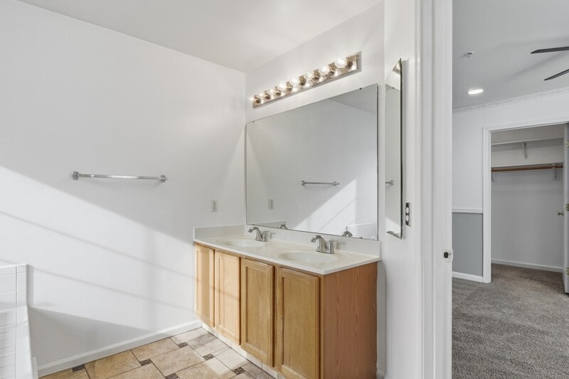 Building Photo - 7402 Serenade Cir