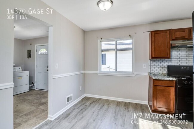 Building Photo - Introducing a beautiful 3 bedroom, 1 bathr...