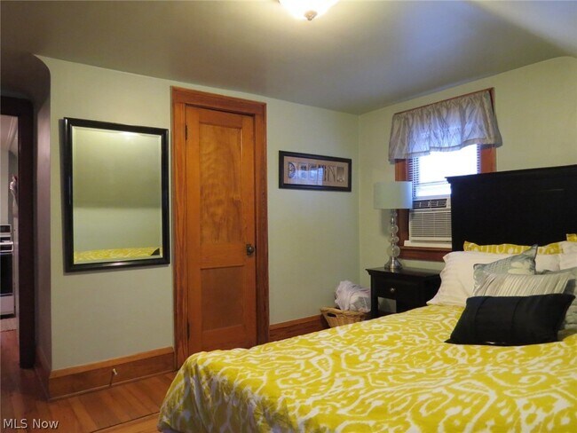 Building Photo - 13834 Clifton Blvd