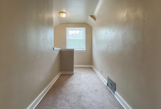 Building Photo - 4924 N 73rd St