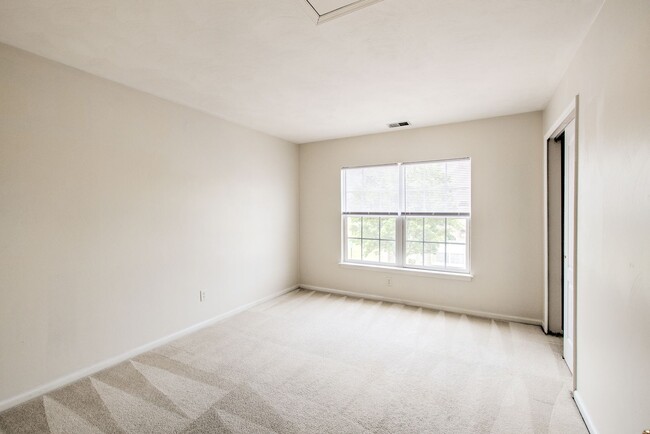 Building Photo - 1560 Wynd Crest Way