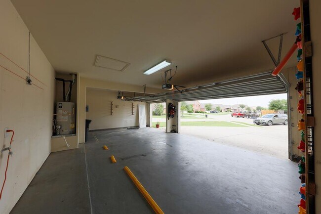 Building Photo - 140 Avery Springs Ln