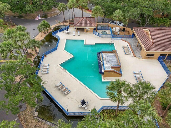 Building Photo - 15533 N Miami Lakeway