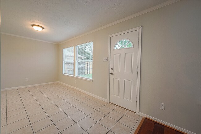 Building Photo - 17523 Coventry Oaks Dr