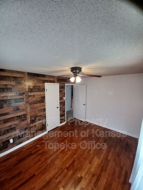 Building Photo - 4227 SW Drury Ln