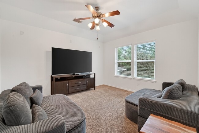 Building Photo - 66 S Longsford Cir