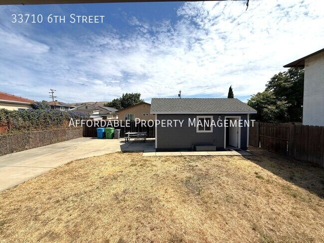 Building Photo - 33710 6th St