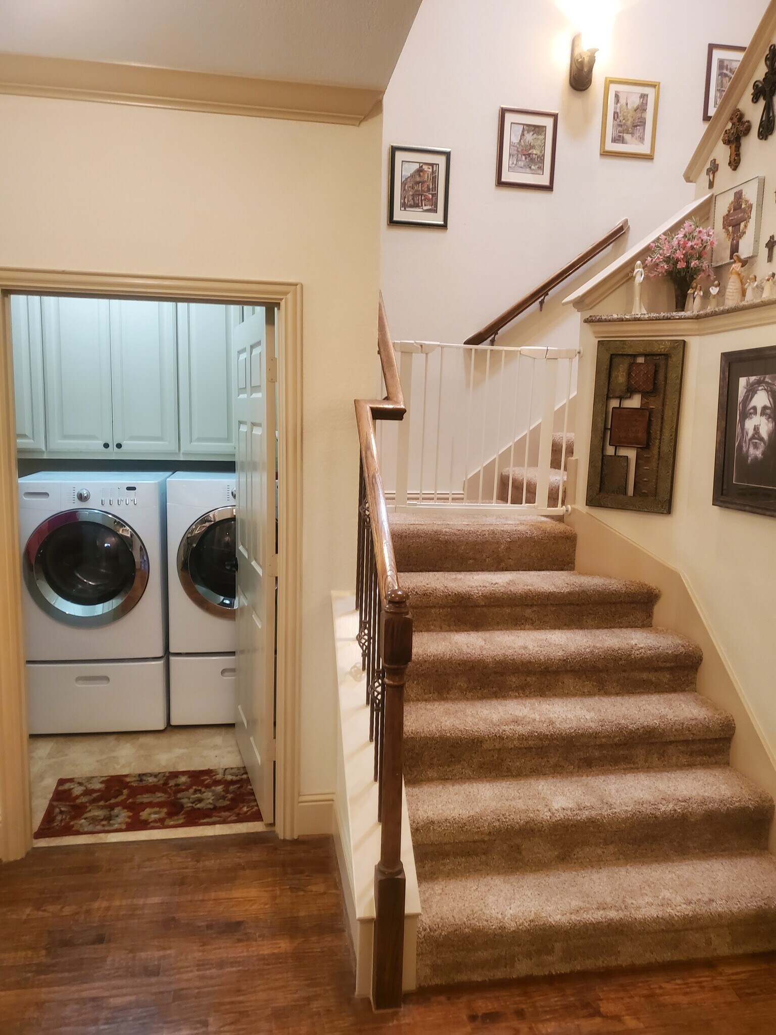 Shared Laundry/Stairs To Apartment - 1409 Hackett Creek Dr