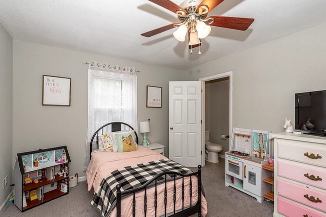 Building Photo - 3bd/2.5ba 2-story home in quiet neighborhood.