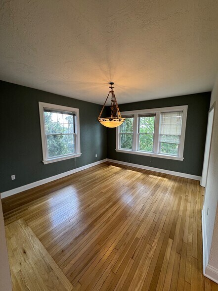 Building Photo - 301 Kambach St
