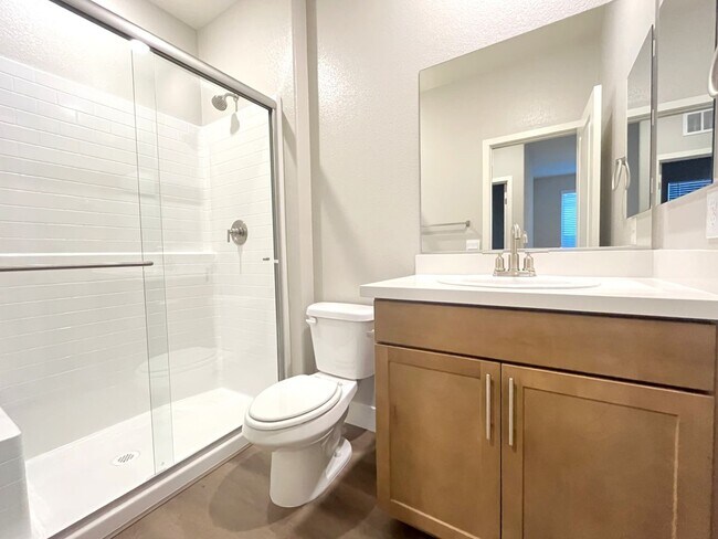 Building Photo - *** MOVE-IN SPECIAL*** BRAND NEW 4 bedroom with In-law suit 3 bath home located in Henderson, NV!