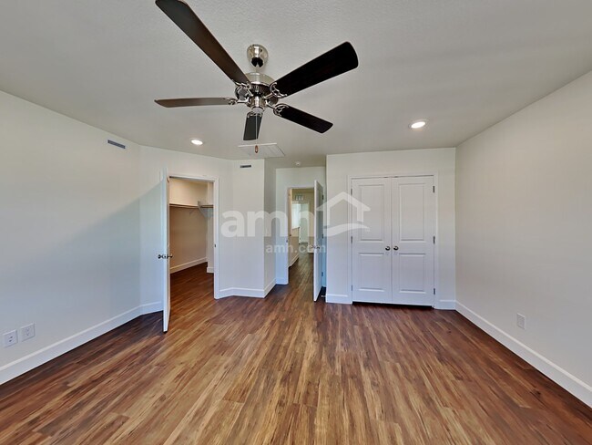 Building Photo - 8850 Carmine Cob Ave