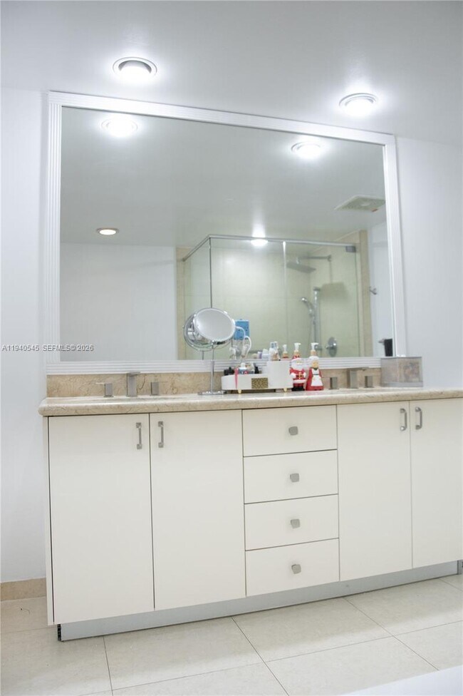 Building Photo - 50 Biscayne Blvd